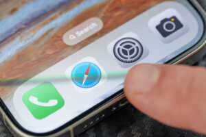 Apple envisage d’intégrer des moteurs de recherche IA dans Safari