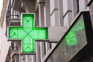 Cambriolage Ã  Castries : la pharmacie du ChÃ¢teau ciblÃ©e, argent et mÃ©dicaments subtilisÃ©s