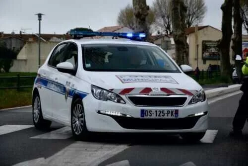 Véhicule de police municipale