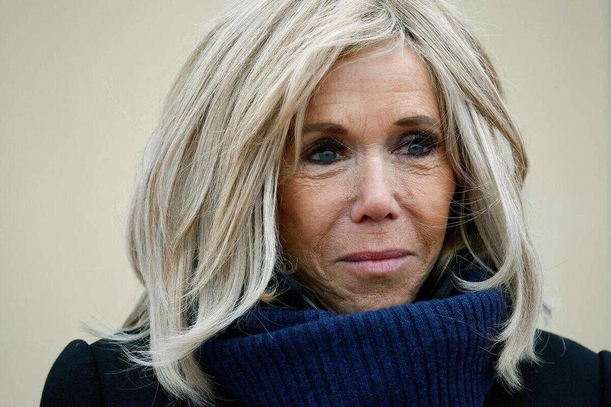 À Paris, Brigitte Macron face aux auteurs de la rumeur sur sa prétendue transidentité À Paris, Brigitte Macron face aux auteurs de la rumeur sur sa prétendue transidentité